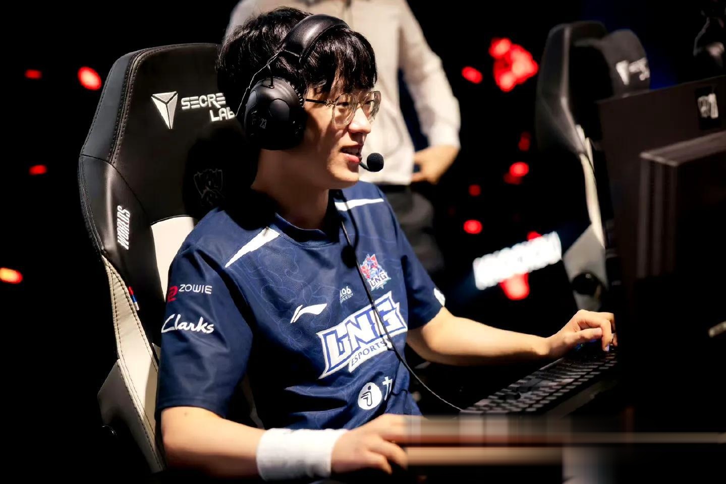 开云棋牌 Scout迎来十赛季出色发挥，加拿大队观众热烈欢呼！