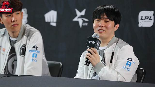 官方正版安全下载与使用指南Rookie在SKT比赛中刷新纪录，领先优势明显引发热议！热度持续攀升(skt所有比赛)