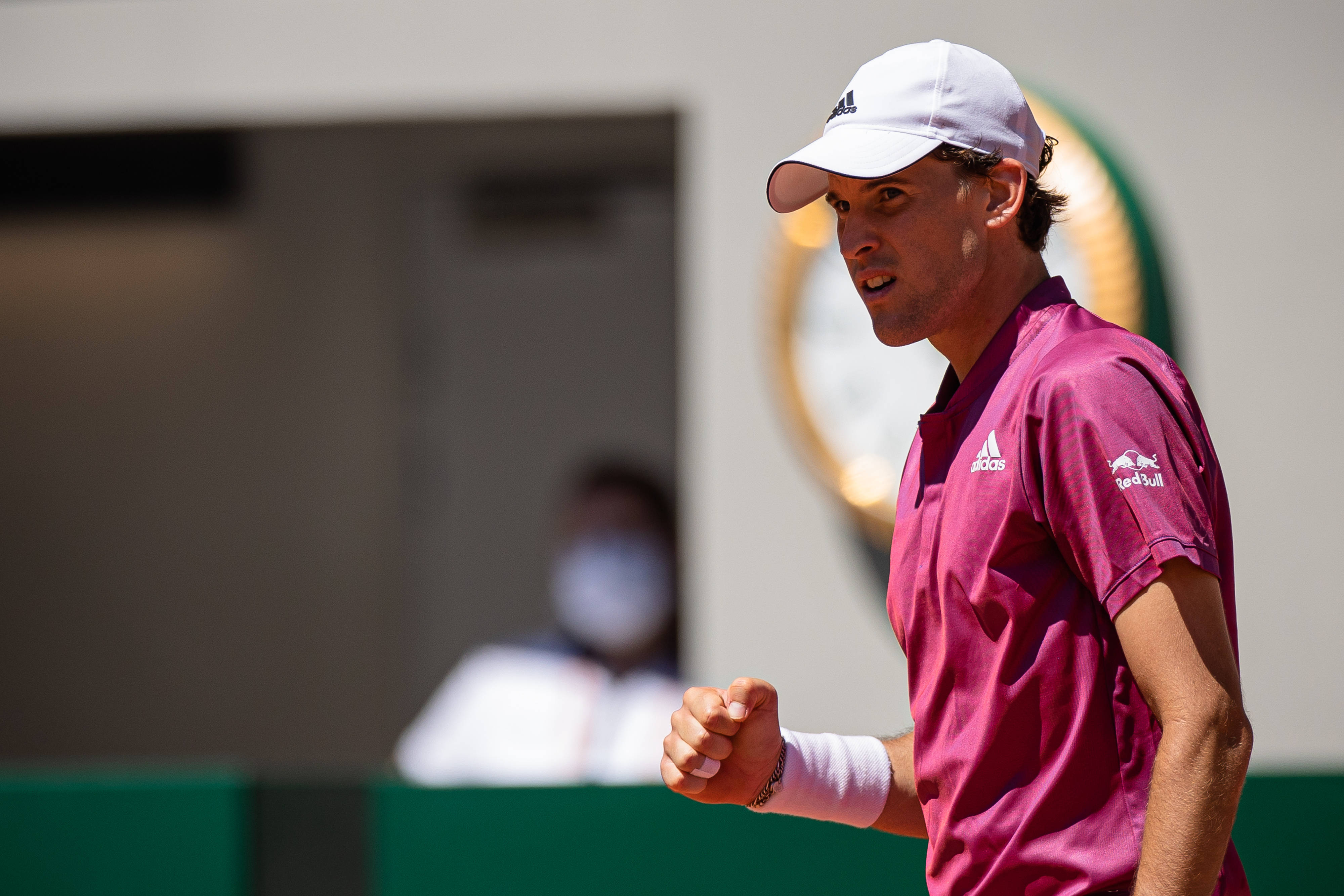 开云棋牌 蒂姆在巴黎圣日耳曼比赛中突破纪录，精彩发挥引发热议！